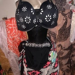 36DD top size large bottom bathing suit